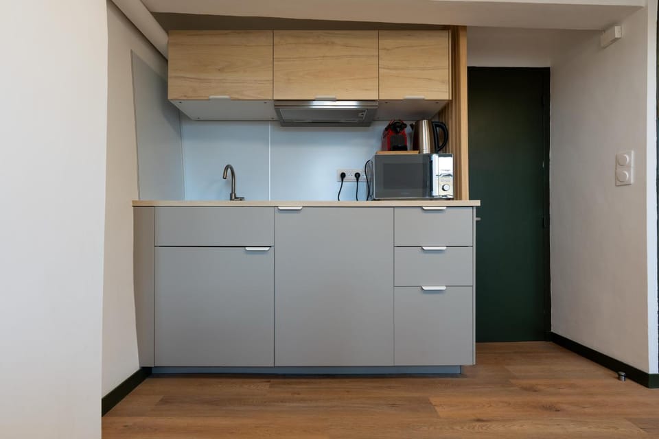 Kitchen or kitchenette, stove