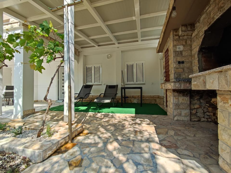 Patio, Seating area, sunbed