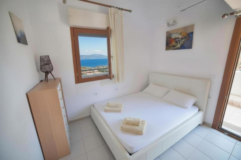 Bed, Natural landscape, Bedroom, Sea view, towels