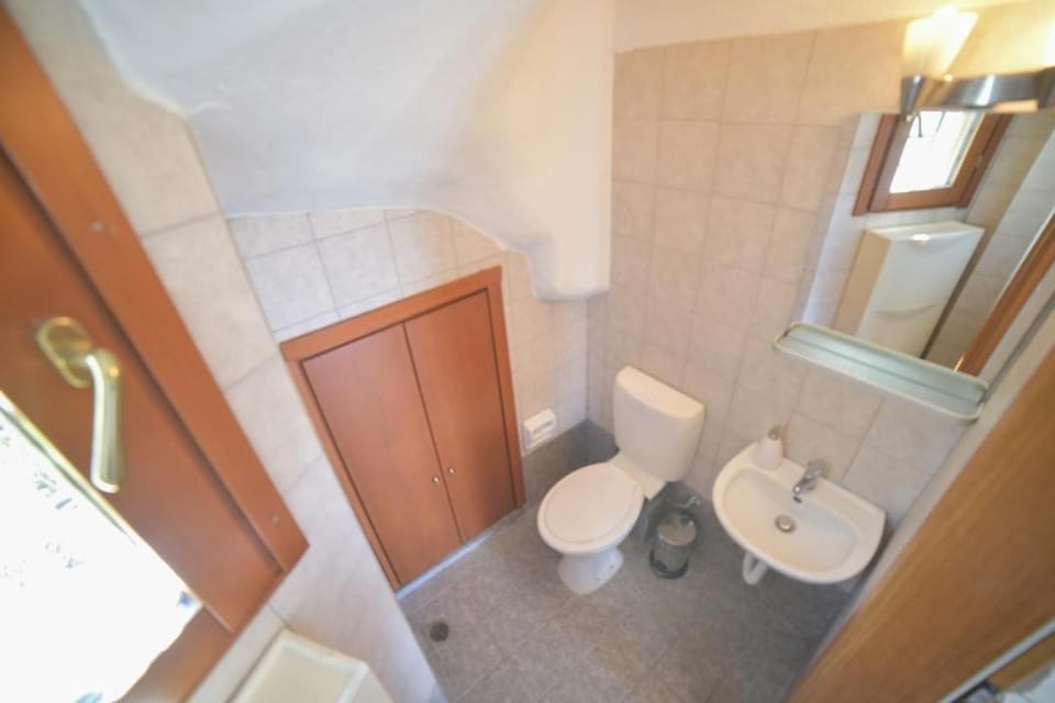 Toilet, Bathroom