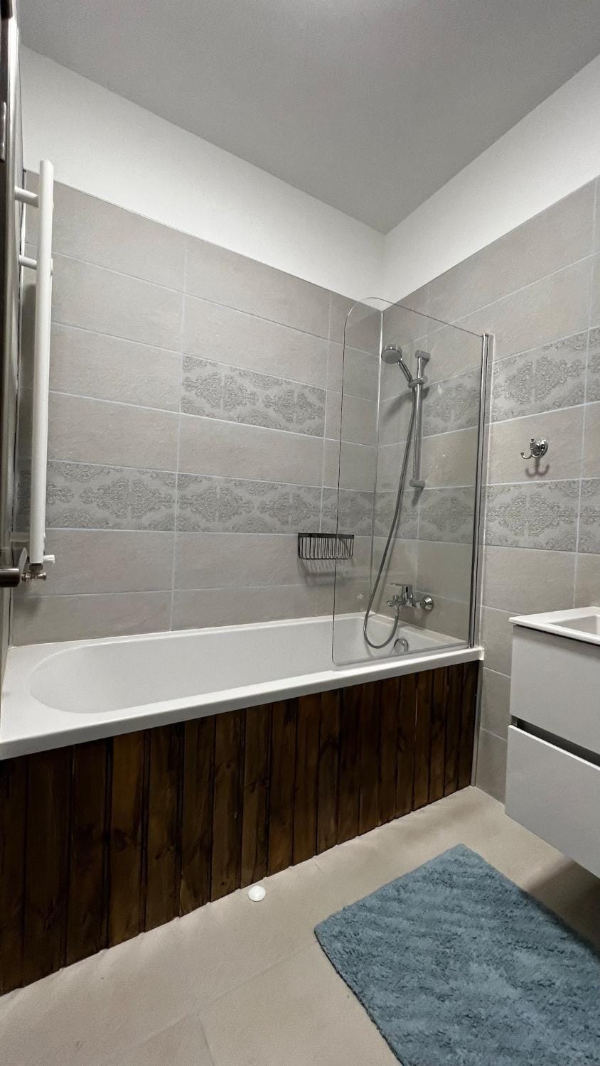 Bathroom, Bath