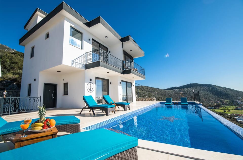 Property building, Day, Balcony/Terrace, Pool view, Swimming pool, sunbed
