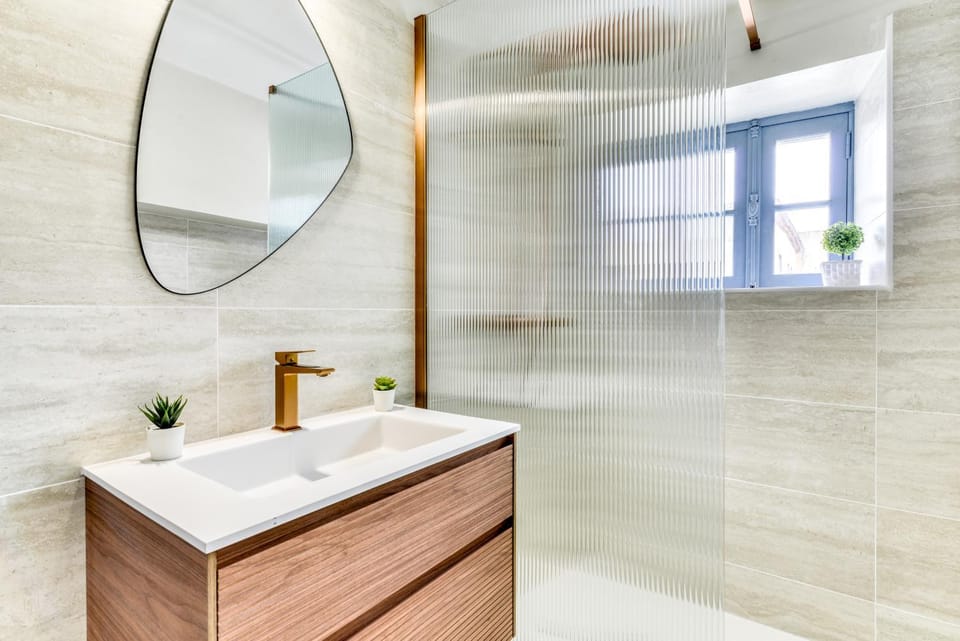 Shower, Bathroom
