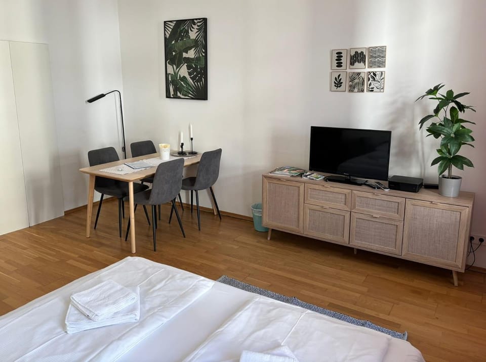 Dining area, Bedroom