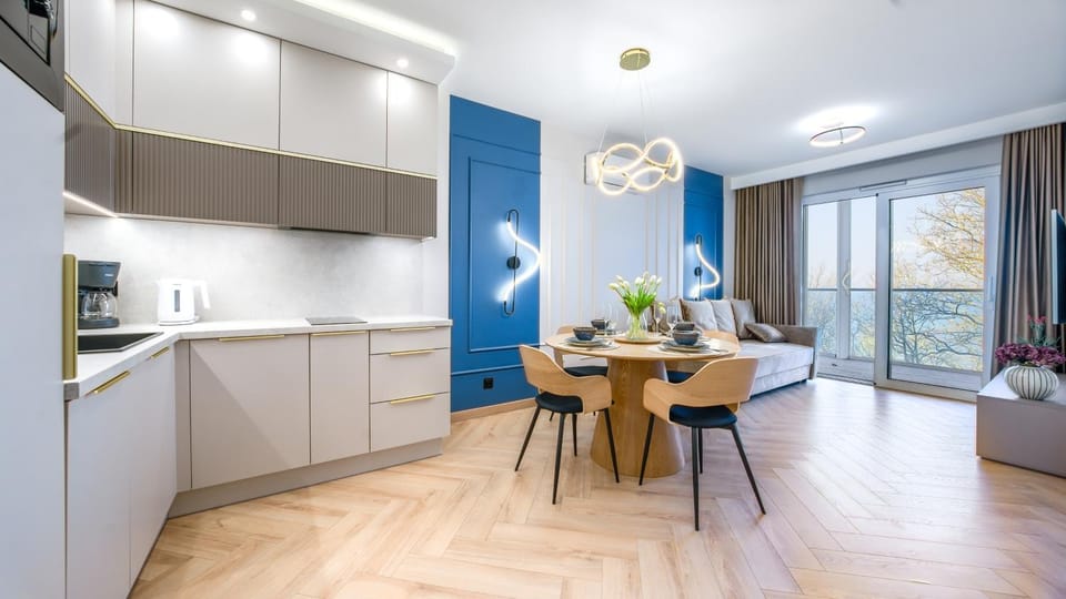 Kitchen or kitchenette, Living room, Seating area, Dining area