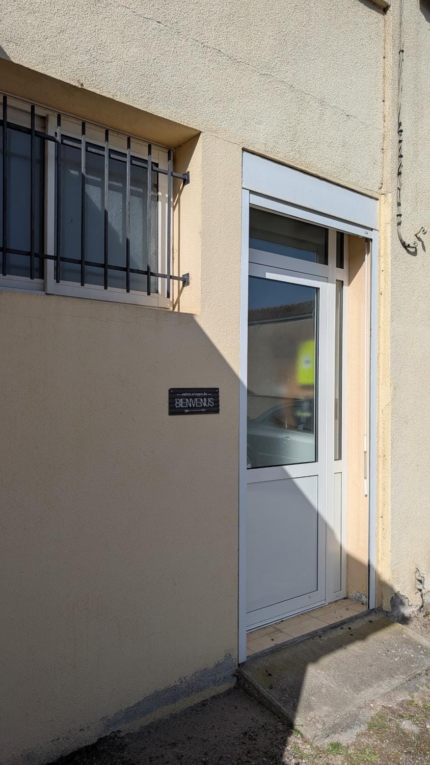 Appartement avec jardin centre village avec accès PMR Apartment in Occitanie