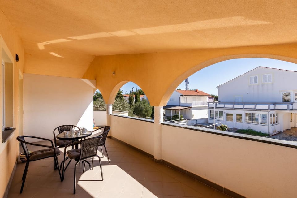 Patio, Day, Balcony/Terrace
