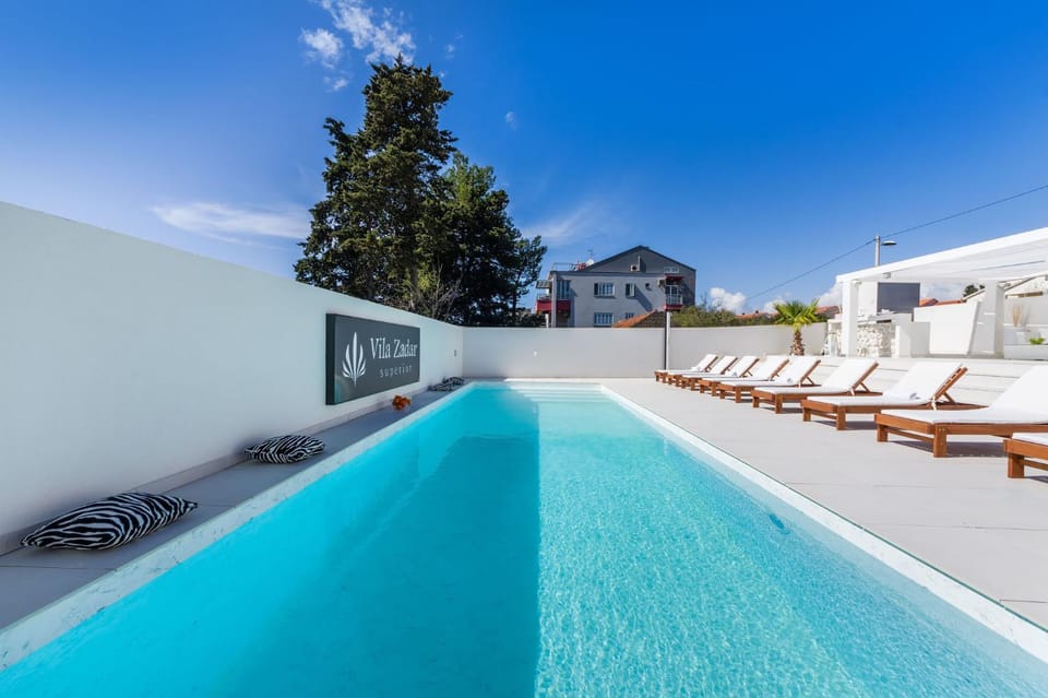 Swimming pool, Swimming pool