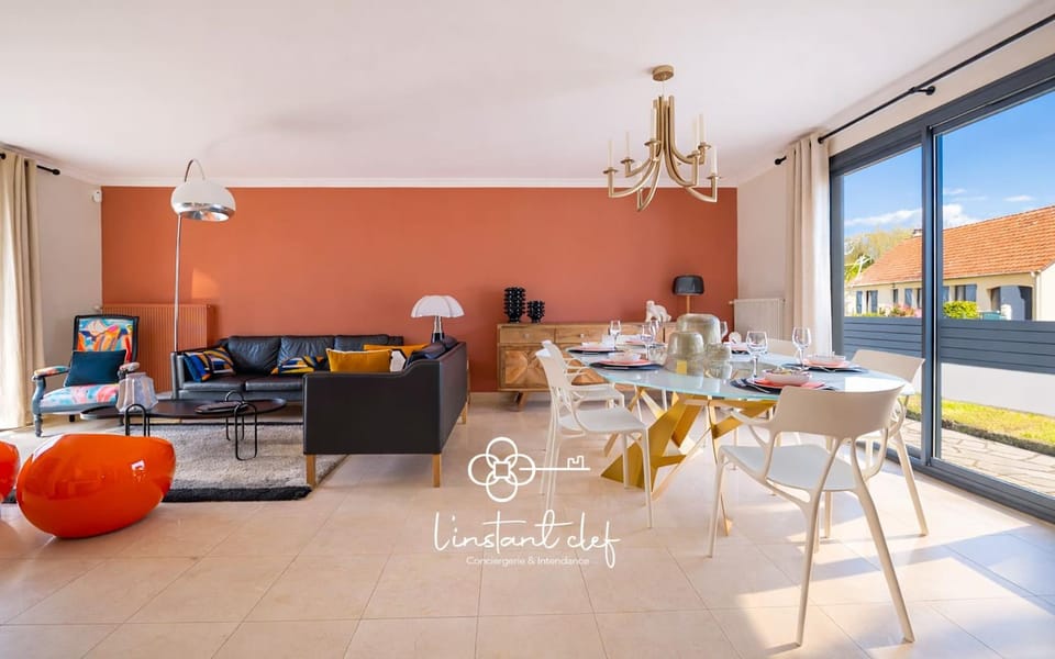 Communal lounge/ TV room, Living room