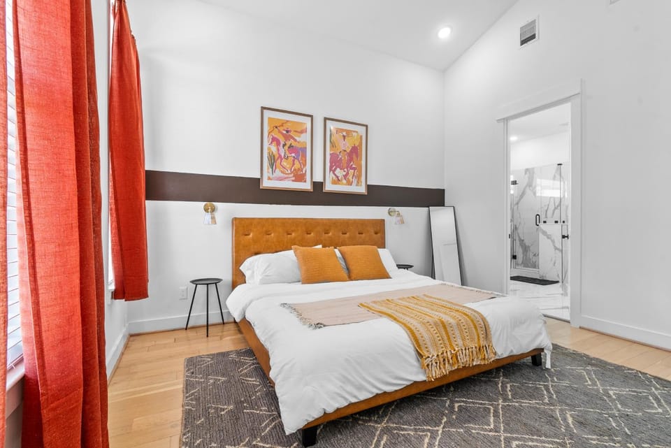 Bed, Bathroom, Photo of the whole room, Bedroom, towels