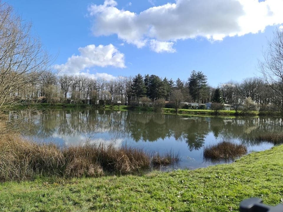 Mobil home climatisé, Wi-Fi, 30 minutes du Puy duFou, proche de la piscine Apartment in Pays de la Loire