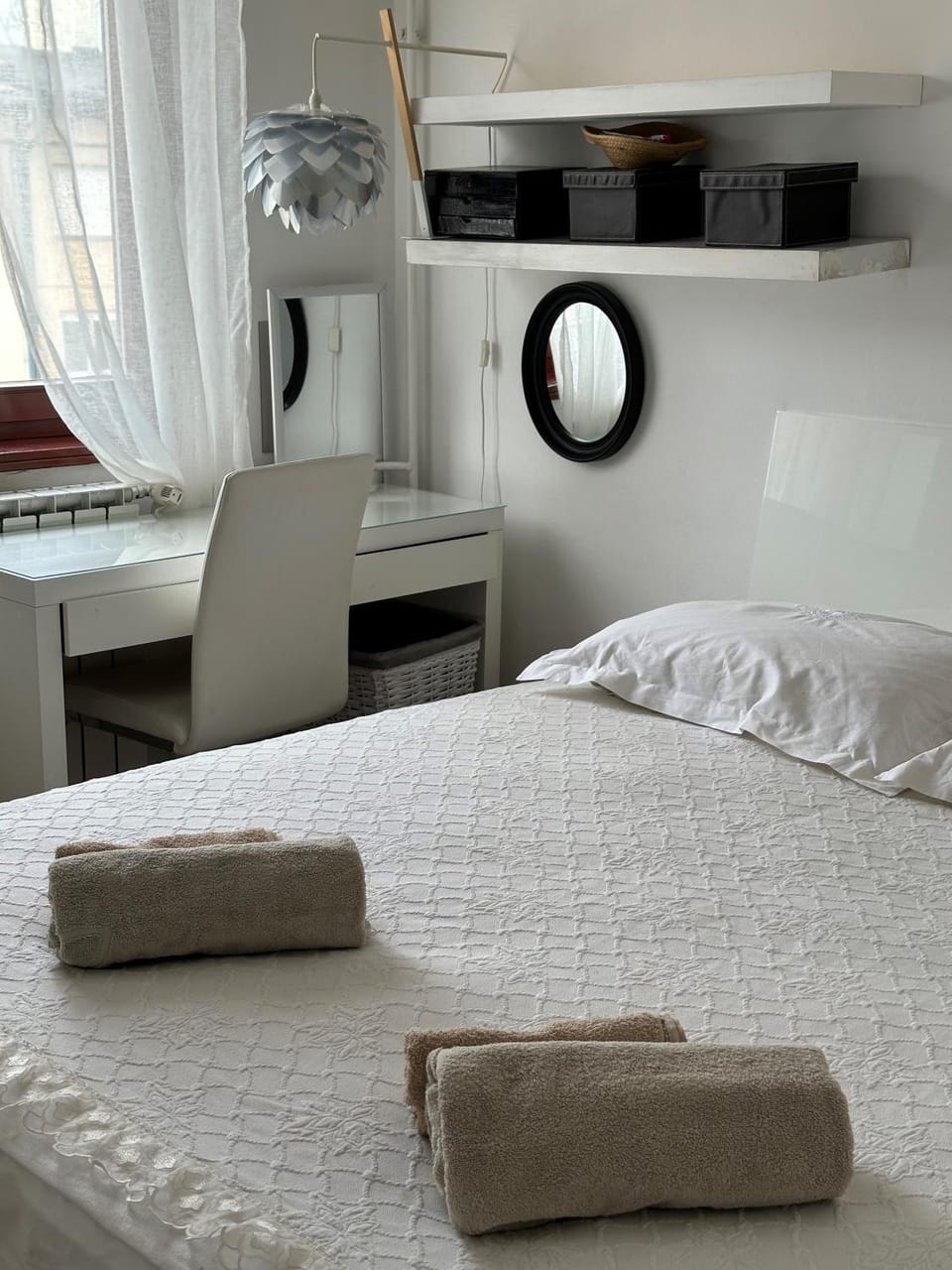 Bed, Summer, Photo of the whole room, Bedroom, towels