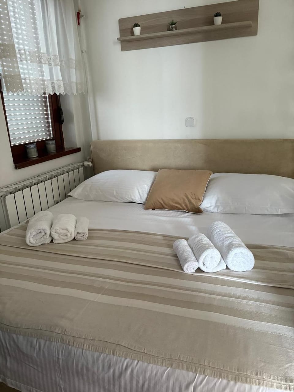 Bed, Bedroom, storage