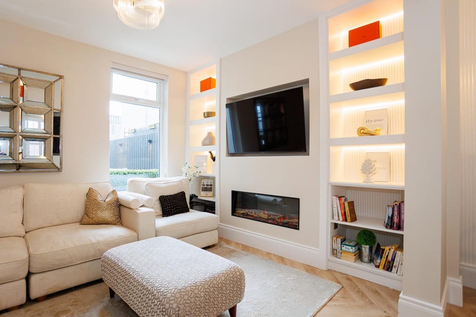 111 By Mayfair - Luxurious 12 Bedroom House, Portrush House in Portrush