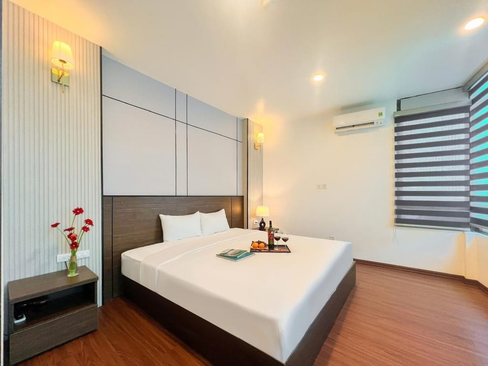 Bed, Photo of the whole room, Bedroom, wardrobe, air conditioner