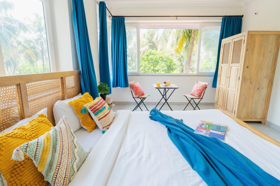 Bed, Photo of the whole room, Seating area, Bedroom, wardrobe