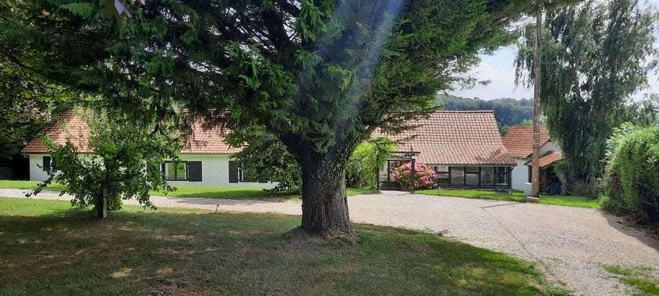 Le Clos Saint Martin House in Hauts-de-France