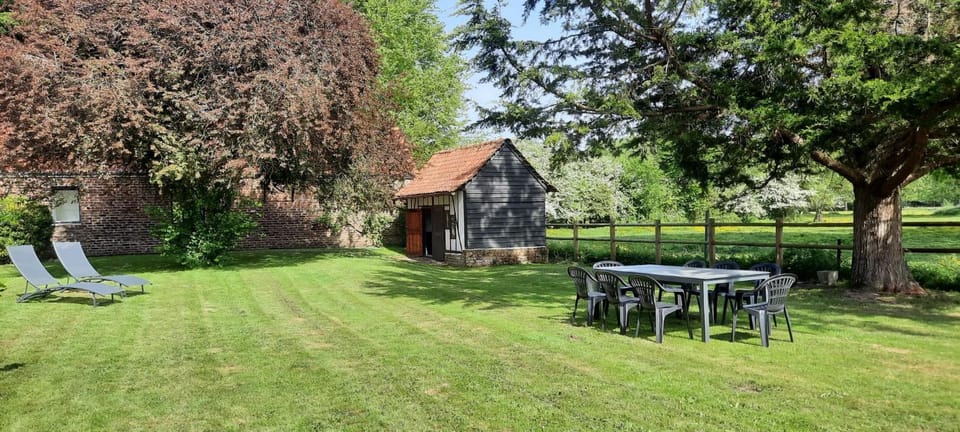 Le Clos Saint Martin House in Hauts-de-France