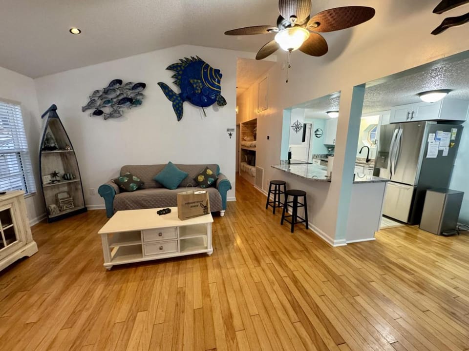 Kitchen or kitchenette, Living room, Seating area