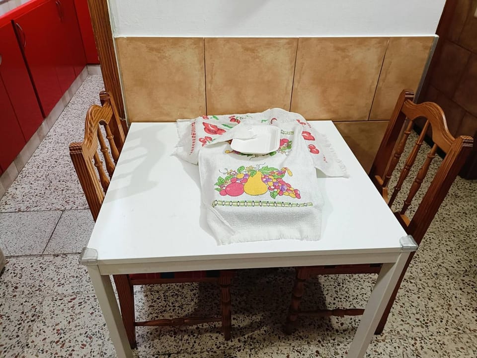 Cozy Private Room Near Las Canteras Beach in Las Palmas Bed and Breakfast in Las Palmas de Gran Canaria