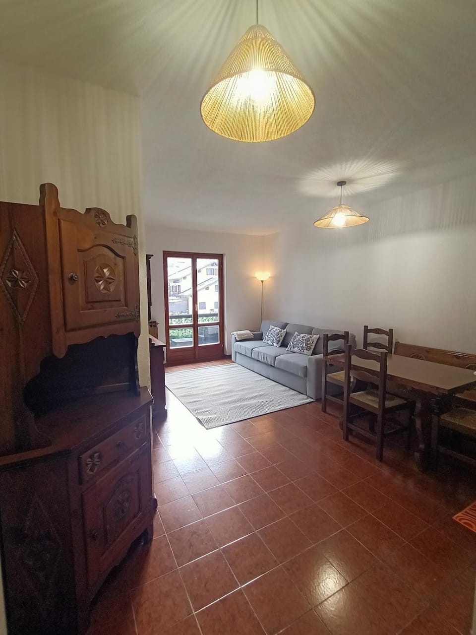 Bed, Living room, Photo of the whole room, Seating area