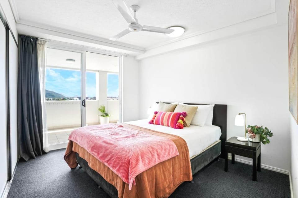 Cairns Central Apartment 1011 Apartment in Cairns
