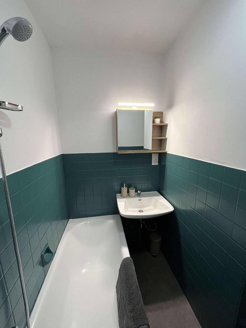 Bathroom, Bath