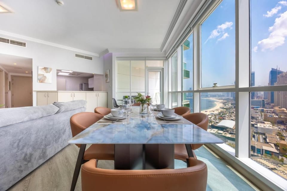View (from property/room), Dining area, City view, Sea view