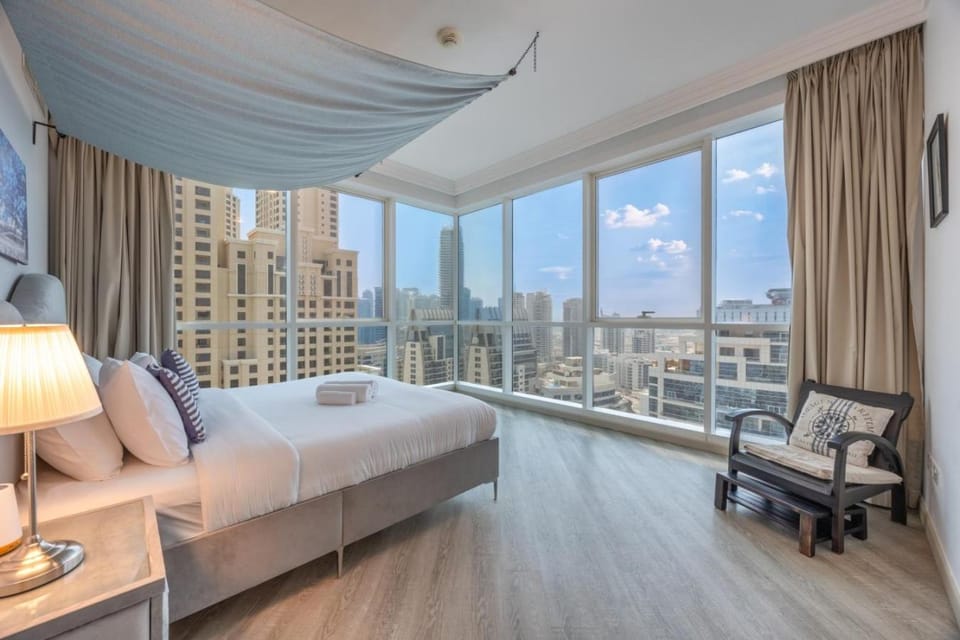 Bed, View (from property/room), Bedroom, City view