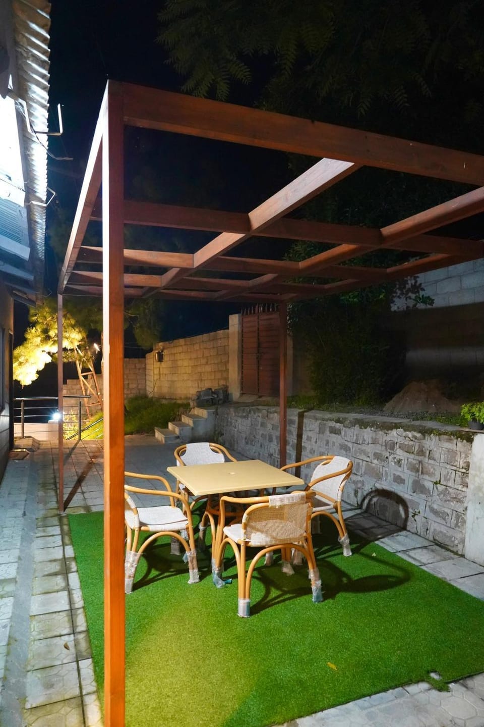 The Hermitage Cottage-Exclusive Mountain Escape Bed and Breakfast in Punjab