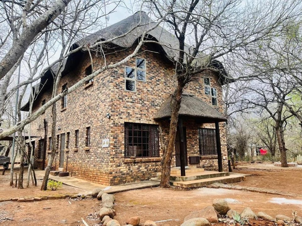 Akunandaba - A Bush Retreat House in South Africa