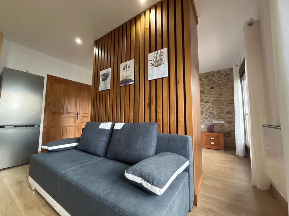 Bed, Kitchen or kitchenette, Living room, Photo of the whole room, Seating area, Bedroom, wardrobe