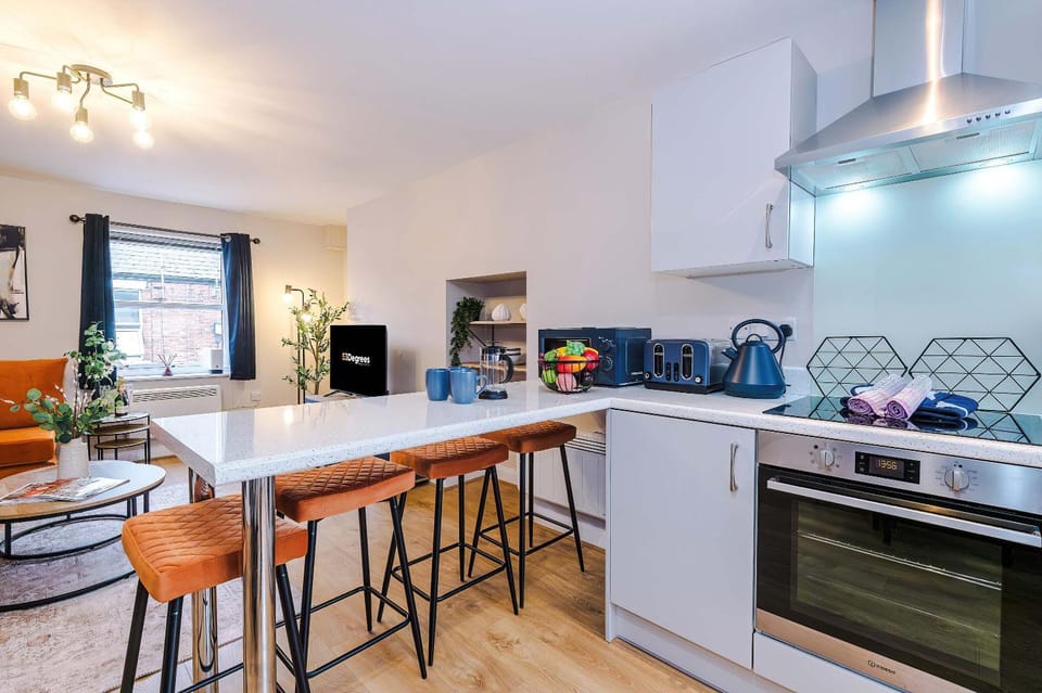 Kitchen or kitchenette, Dining area, oven, stove, toaster