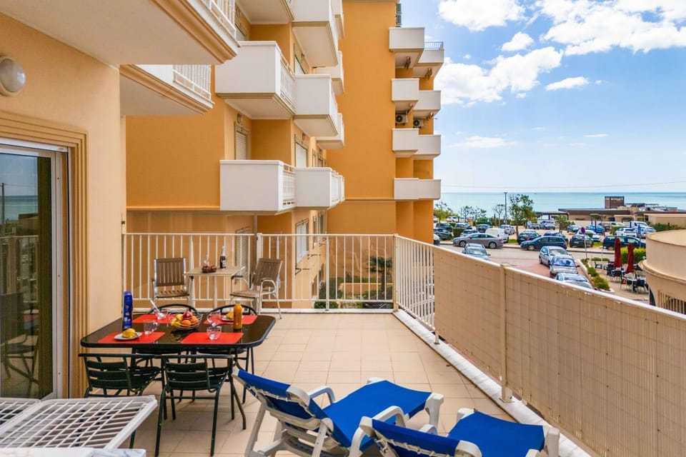 Property building, Natural landscape, View (from property/room), Balcony/Terrace, Dining area, Sea view