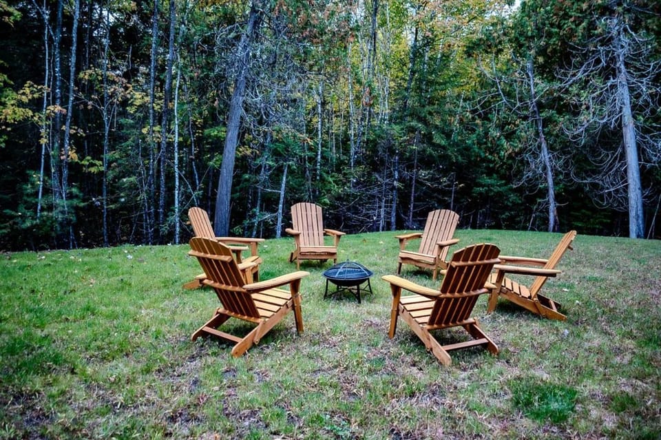 Newly Built Retreat in the Woods Near Acadia House in Trenton
