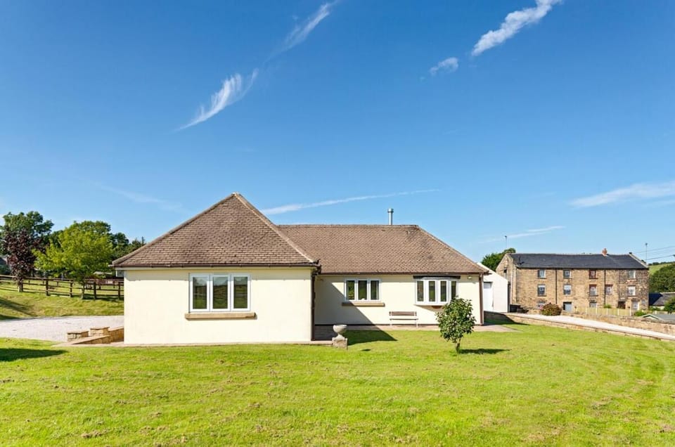 Amber Lodge with private hot tub Apartment in Amber Valley