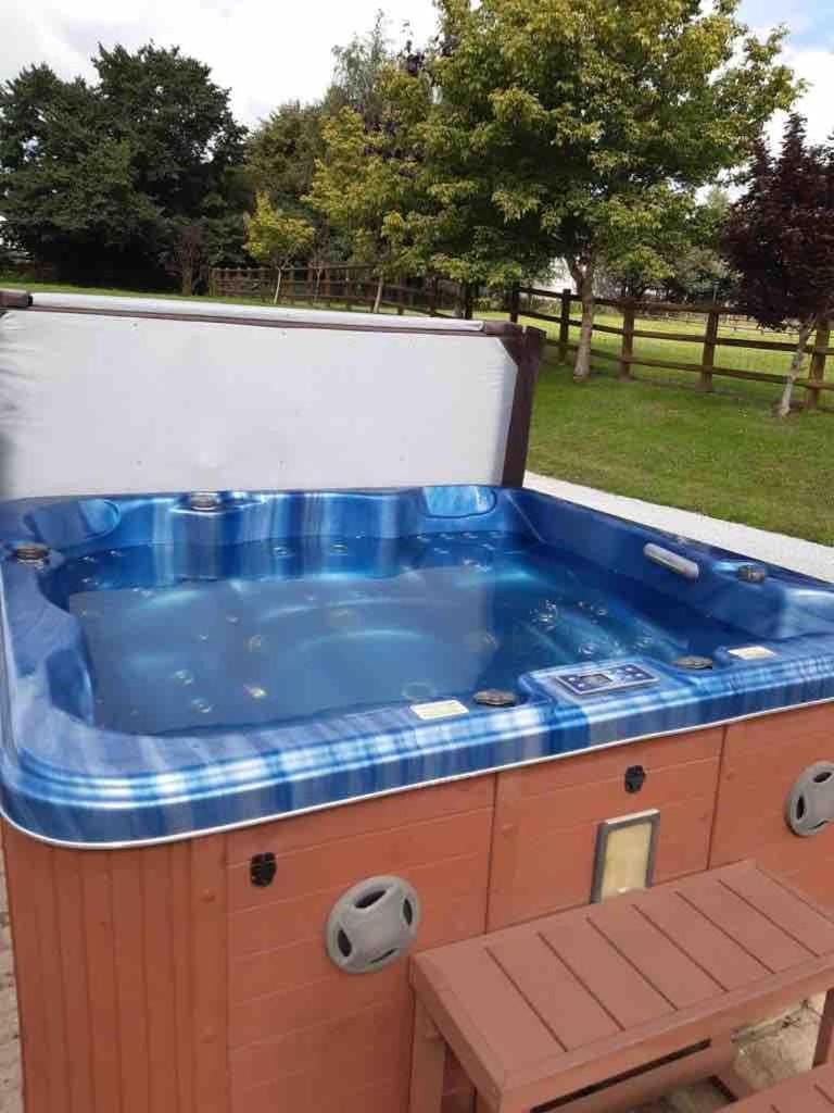 Amber Lodge with private hot tub Apartment in Amber Valley