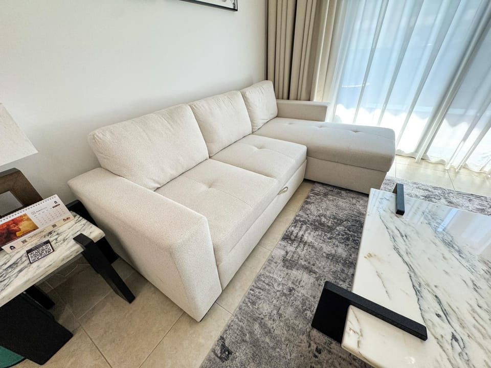 Bed, Living room, Photo of the whole room, Seating area