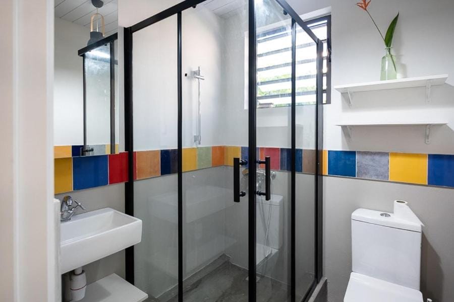 Shower, Toilet, Bathroom, towels