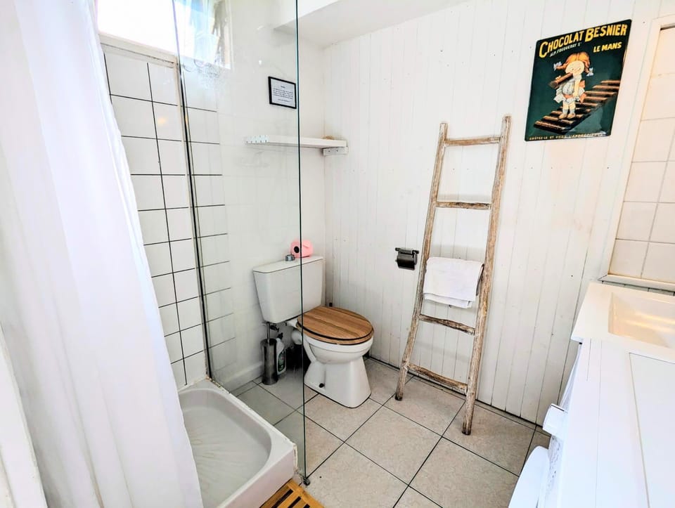 Shower, Bathroom, towels