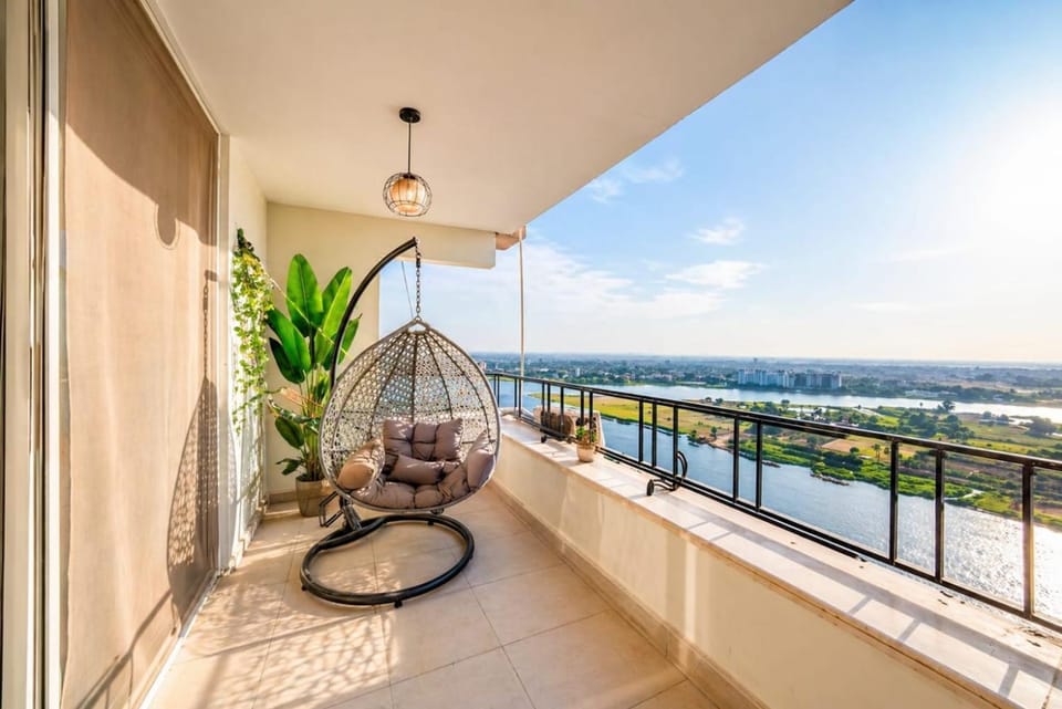 Luxury Maadi 3BR Nile View Stays Jacuzzi in Some Units Apartment in Cairo Governorate