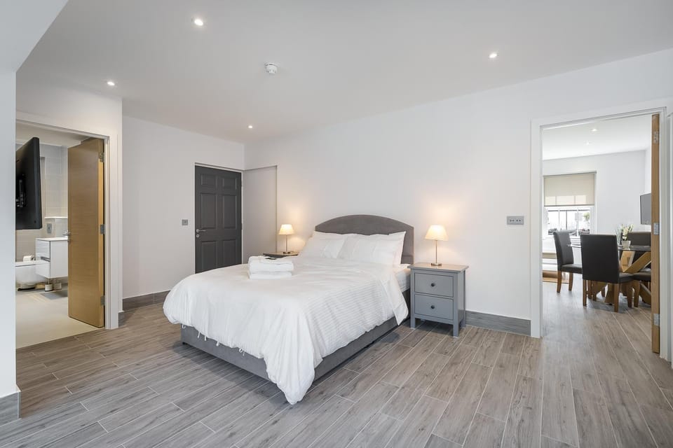 The Lion Gate Mews Hotel in Molesey