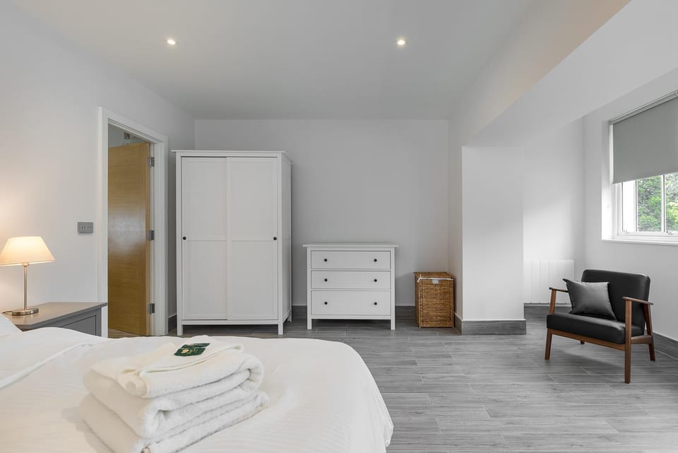 The Lion Gate Mews Hotel in Molesey