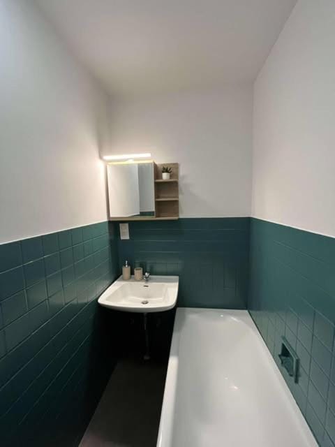 Bathroom, Bath