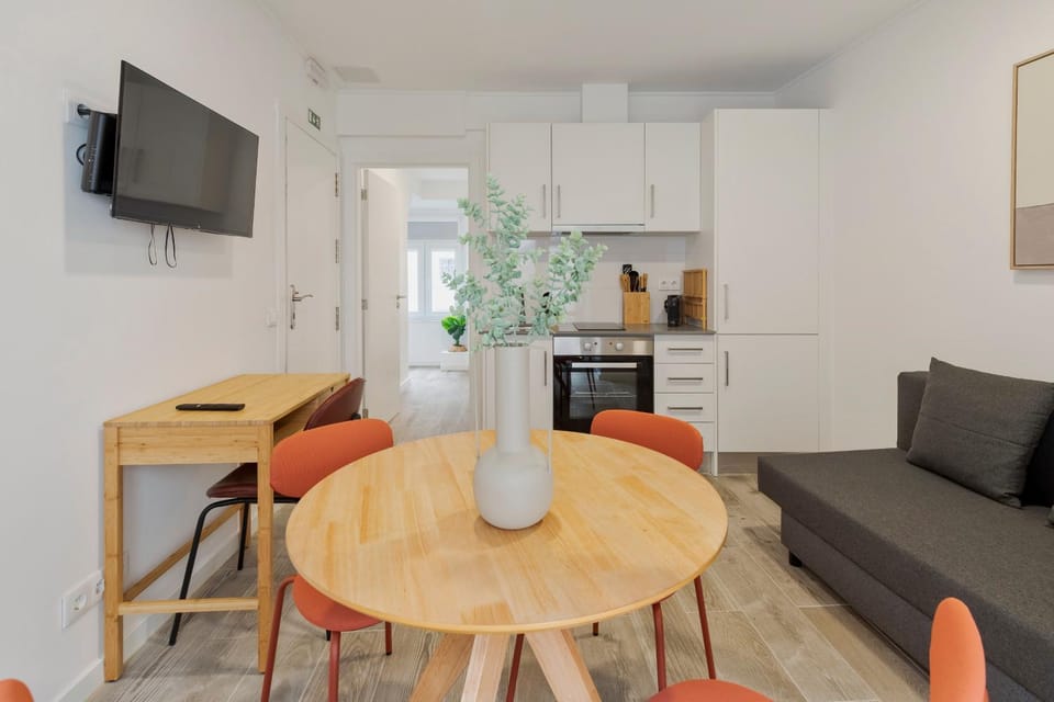 TV and multimedia, Kitchen or kitchenette, Living room, Dining area