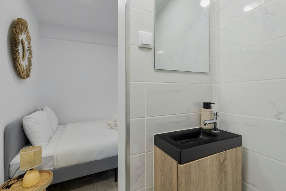 Bed, Bathroom, Bedroom