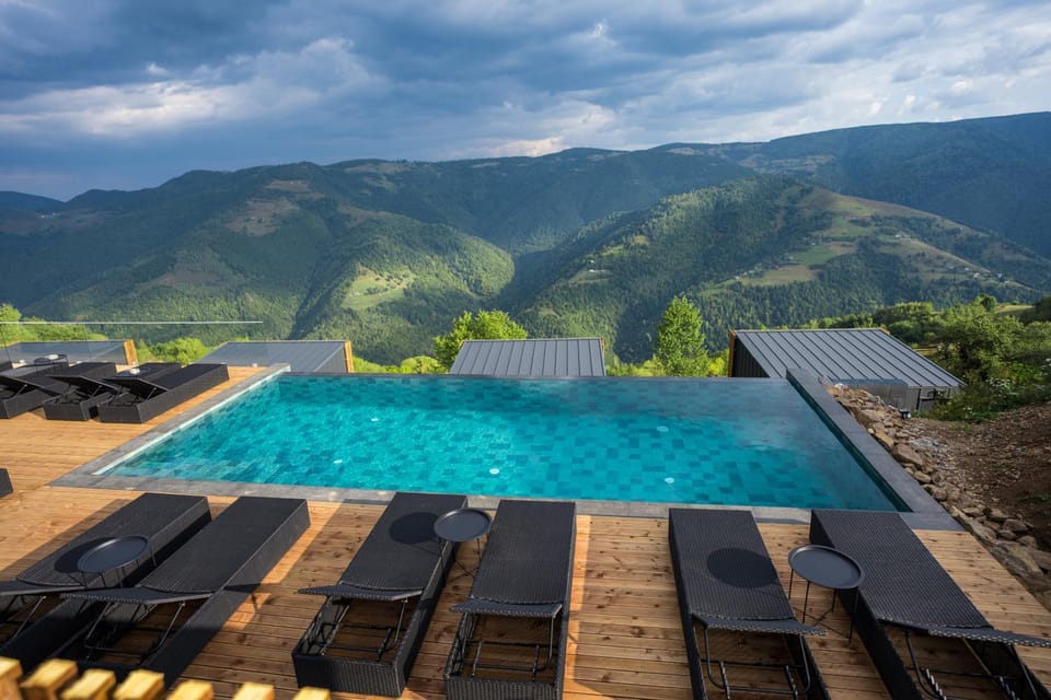 Mountain view, Swimming pool