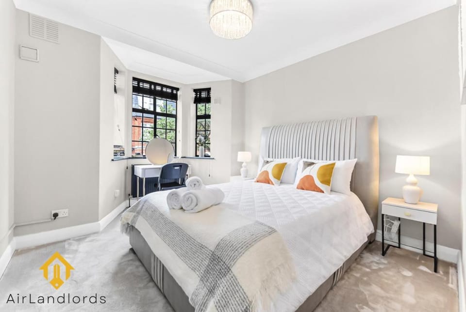 Stylish 3-Bedroom Flat in Belsize Park Perfect for Families Business Trips! Apartment in London Borough of Camden