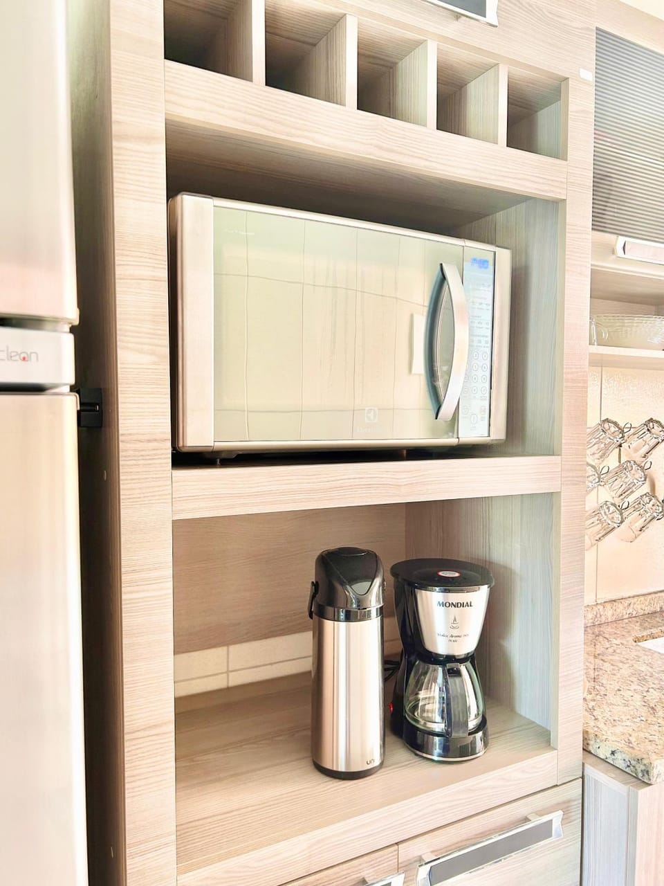 Coffee/tea facilities, Kitchen or kitchenette, microwave