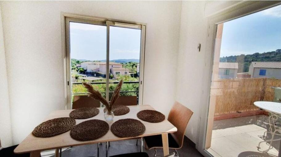 Comfortable apartment, 5 minutes from the beach, 7 km from Saint Tropez! Apartment in Grimaud